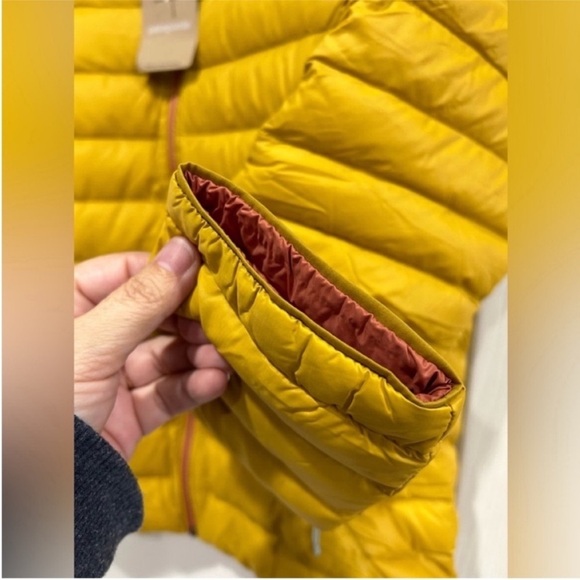 Patagonia Women’s XXL Down Sweater Puffer Jacket Yellow Cosmic Gold NWT 1 - Picture 6 of 15